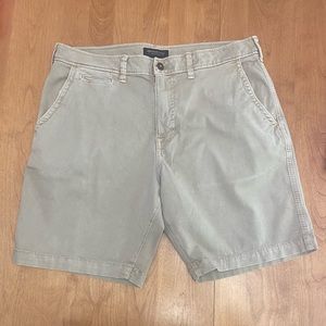 American eagle shorts 36 tan